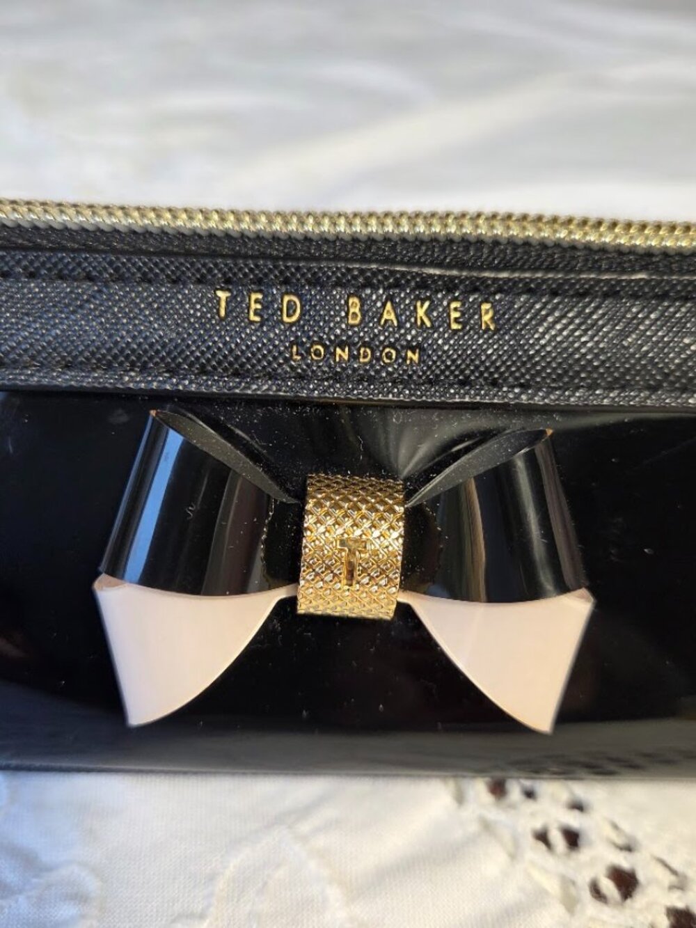 TED BAKER London Black Patent Bow Cosmetic Bag Pencil Case Makeup Pouch Zip 8" - Picture 2 of 7